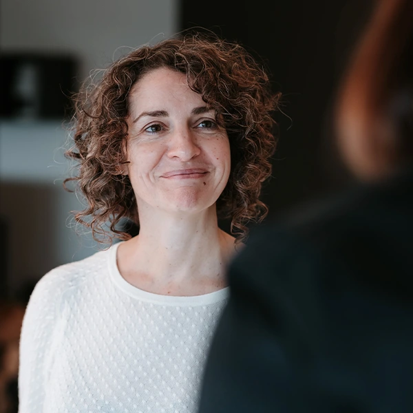 Patron face à ses employés